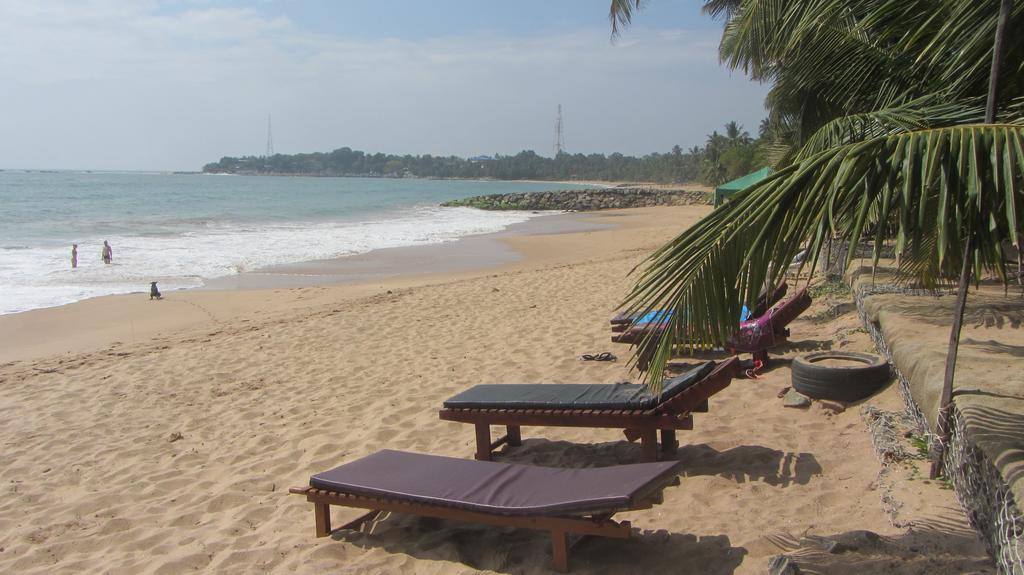 Shanika Beach Inn Tangalle Bagian luar foto