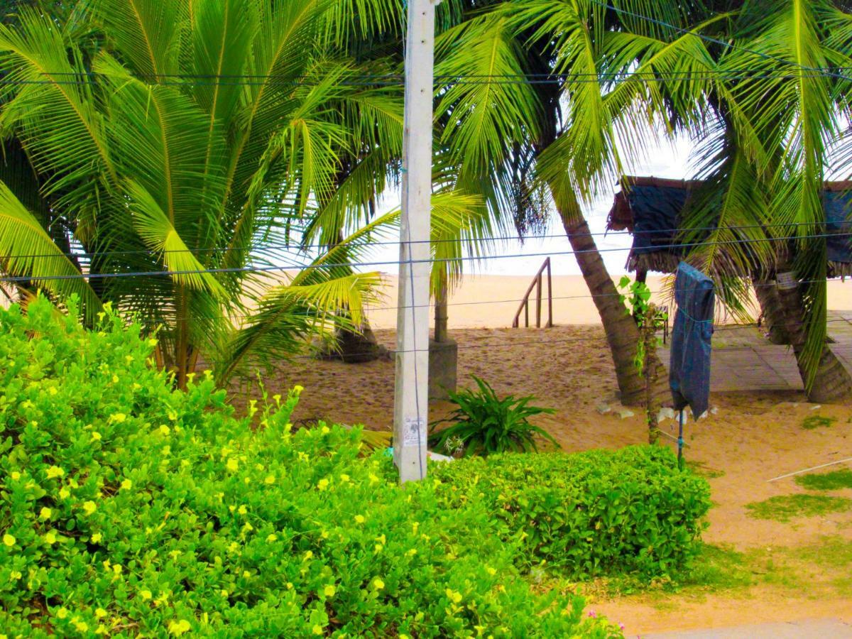 Shanika Beach Inn Tangalle Bagian luar foto