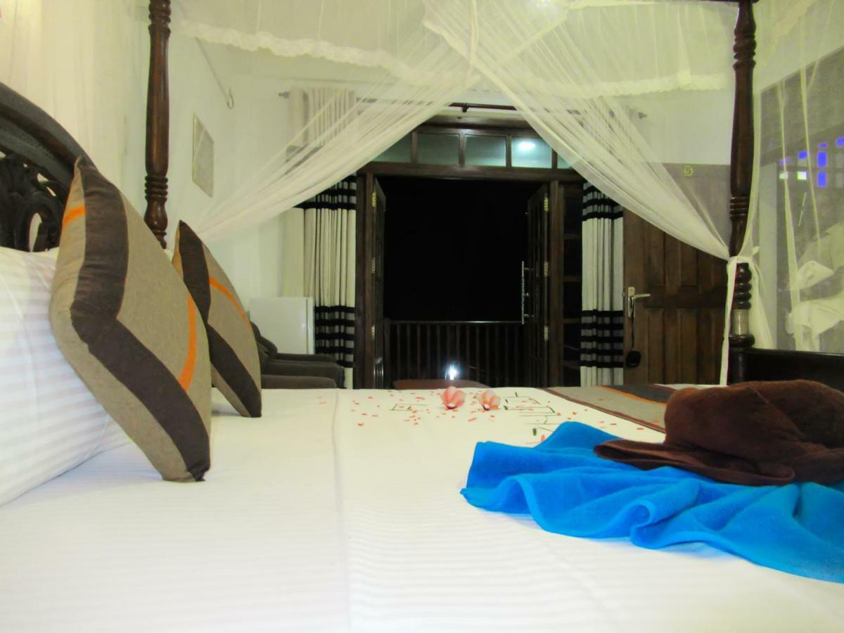 Shanika Beach Inn Tangalle Bagian luar foto