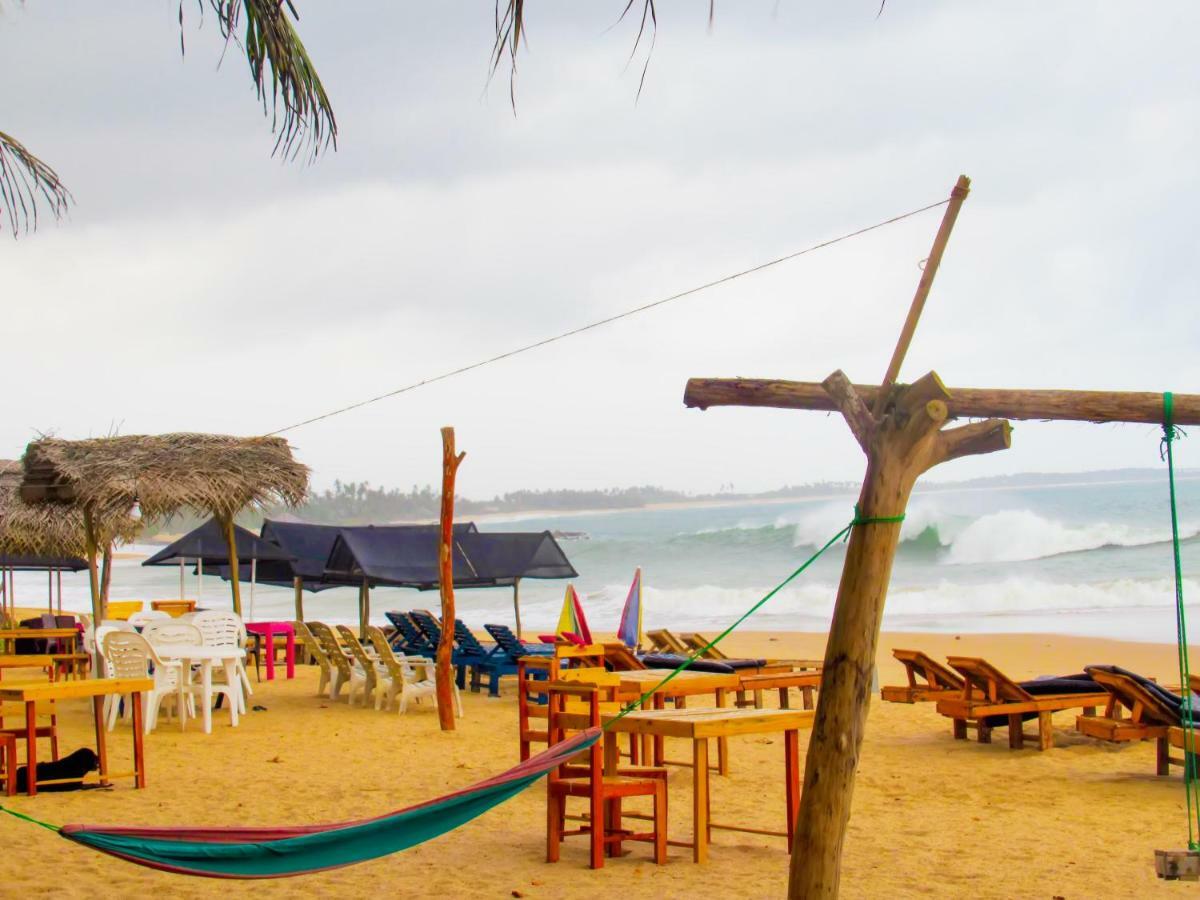 Shanika Beach Inn Tangalle Bagian luar foto